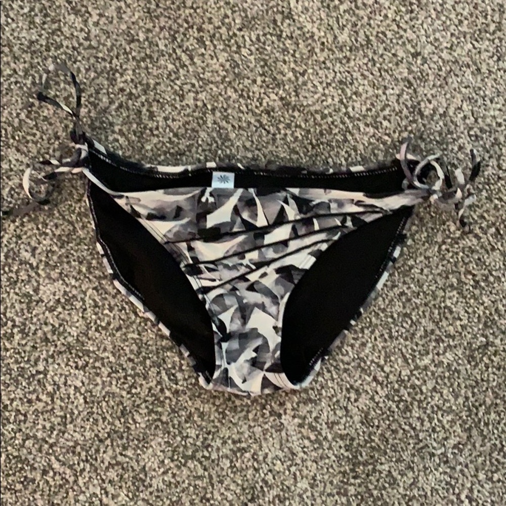 Athleta swim suit bottoms
